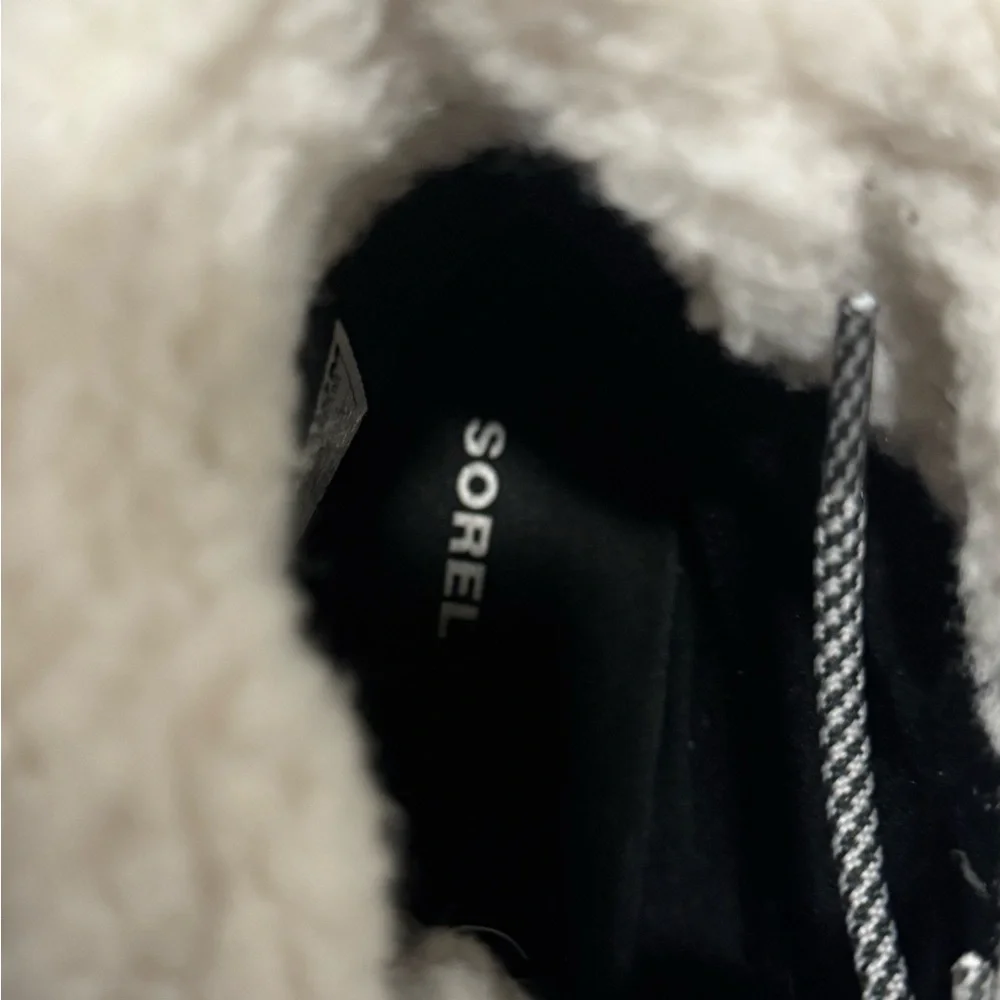 New - Size 11 - Sorel Explorer Carnival Waterproof - Gray and White Winter Boots